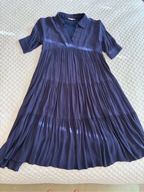 A loves a girls dress for girls size M